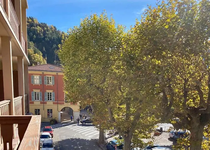 Charmant Appartement Renove Au Coeur Du Village